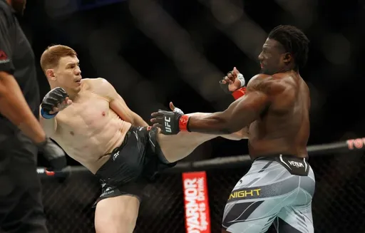 Максим Гришин единогласным решением победил Уильяма Найта на UFC 271