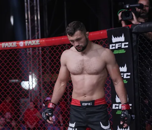 Поединок Фаридуна Одилова и Марсио Сантоса возглавит турнир EFC 39