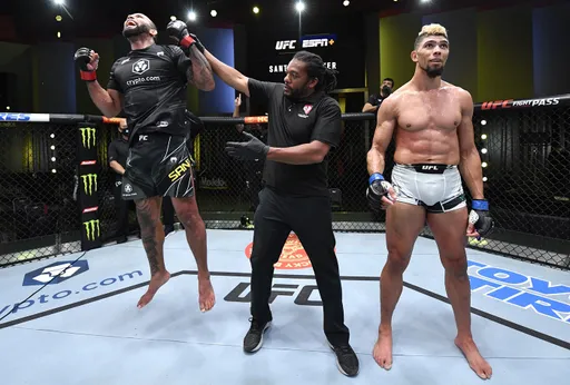 Уокер прокомментировал поражение Сантосу в главном бою UFC Fight Night 193