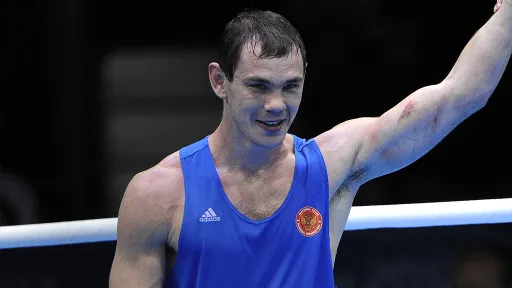 Олимпийский чемпион Мехонцев оценил поединок Флойда Мейвезера и Логана Пола