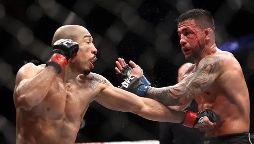 Альдо победил Муньоса единогласным решением на UFC 265