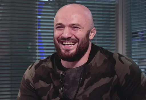 Магомед Исмаилов отреагировал на слова Олега Тактарова, назвавшего его «водителем розового мерседеса»