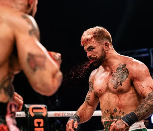 Майк Перри победил Джулиана Лейна в дебюте на BKFC