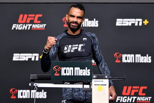 Стали известны результаты взвешивания UFC Vegas 53: Фонт – Вера