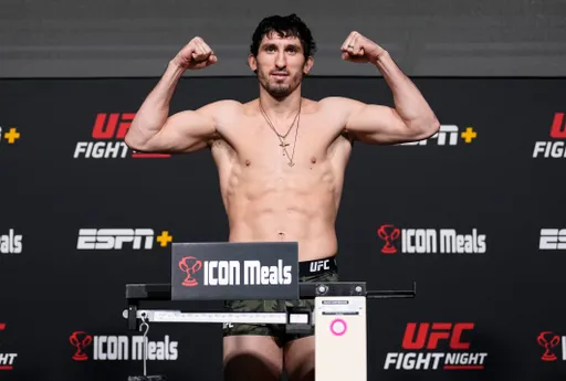 Армен Петросян поучил нового соперника в UFC