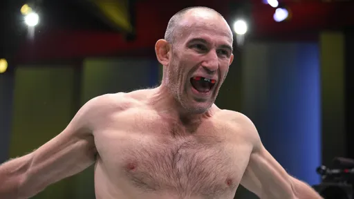 Олейник исключен из ТОП-15 тяжелого дивизиона UFC