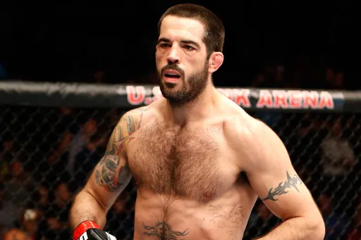 Ветеран UFC Браун считает, что Чимаеву рано тягаться с Усманом