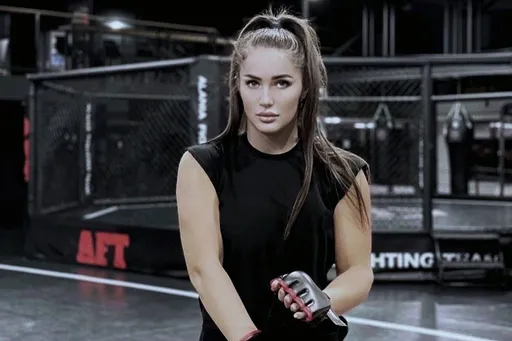 Тренер Авсараговой прокомментировал ее победу на Bellator 262