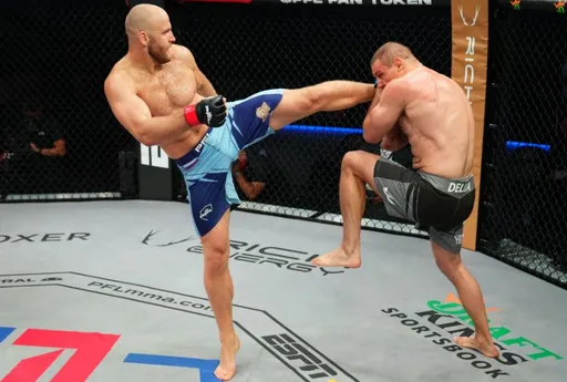 Гольцов проиграл Делии в полуфинале Гран-при PFL