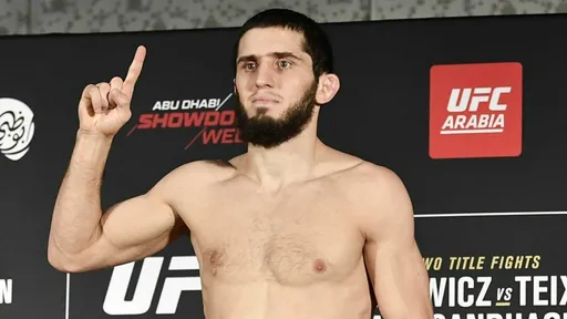 Махачев отреагировал на слова президента UFC об отказе от боя с дос Аньосом
