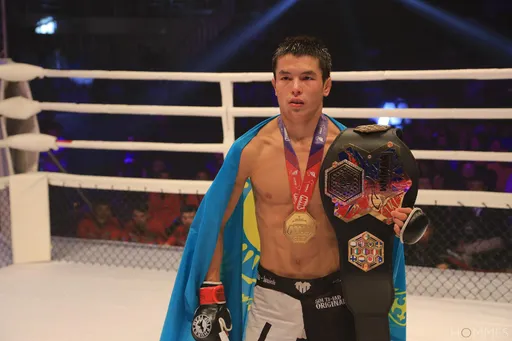 Адилов победил Джавадова на турнире EFC 37