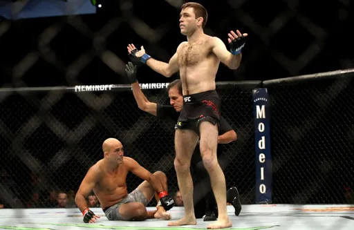 Бой Райан Холл – Дэррик Миннер состоится на UFC 269