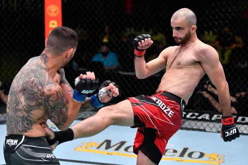 Чикадзе победил Свонсона на турнире UFC on ESPN 23