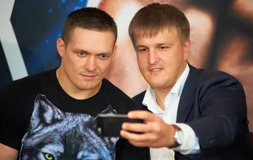 Промоутер Усика раскрыл финансовые подробности титульного поединка с Джошуа