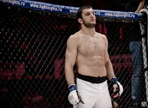 Муртазалиев успешно вернулся после дисквалификации, победив в дебютном поединке в Bellator