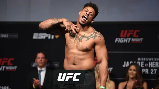 Бой Харди – Туиваса состоится на UFC 264