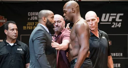 Даниэль Кормье: Джон Джонс будет драться за титул чемпиона UFC в тяжелом весе, но он его не выиграет