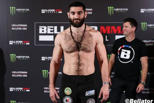 Бозинян одолел Джексона на турнире Bellator 257