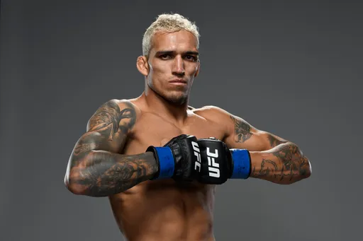 Чарльз Оливейра лишён титула чемпиона UFC