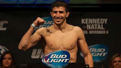Экс-боец UFC Рустам Хабилов анонсировал свое возвращение в октагон