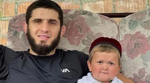 Хасбик будет в углу Махачева на турнире UFC 267