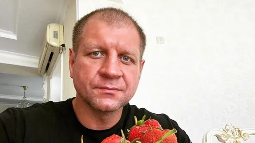 Александр Емельяненко пообещал бить Тарасова, пока тот не упадет