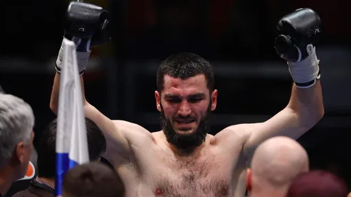 Артур Бетербиев – о потенциальном бое с чемпионом UFC: пока что Дана Уайт не заинтересовался этим