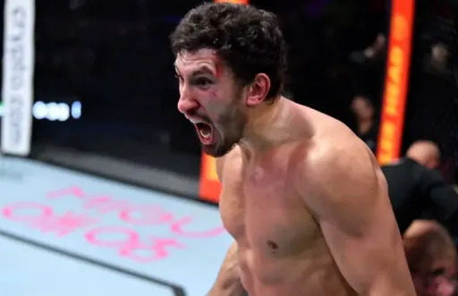 Армен Петросян раздельным решением победил Грегори Родригеса на UFC Vegas 49