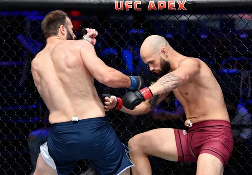 Мурзаканов нокаутировал Шеффила и подписал контракт с UFC