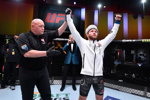 Рафаэль Физиев встретится с Брэдом Ридделом 4 декабря в UFC