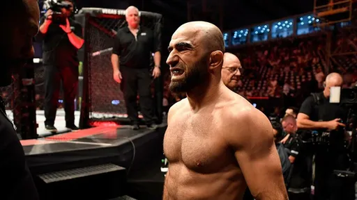 Омари Ахмедов встретится с Таваресом на UFC 264