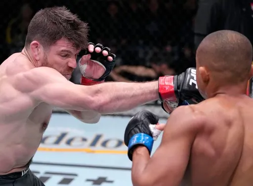 Джим Миллер техническим нокаутом победил Николаса Мотту на UFC Vegas 48