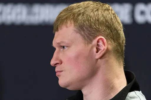 Поветкин не осуждает Мейвезера за бой с Логаном Полом