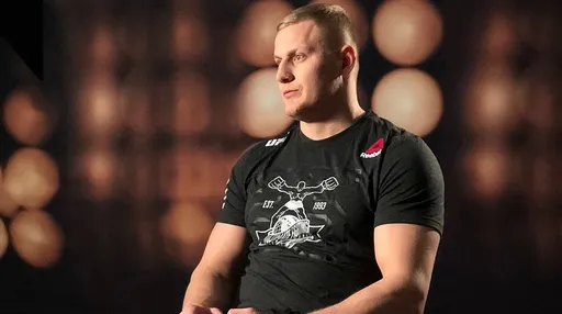 Букмекеры считают Сергея Павловича фаворитом в бою с Шамилем Абдурахимовым
