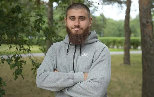 Основатель движения «Лев против» начинает карьеру в поп-MMA. Кто такой Михаил Лазутин?