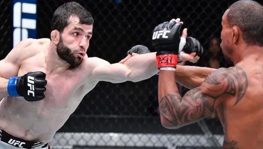 Валиев планирует купить дом для матери на бонус от UFC