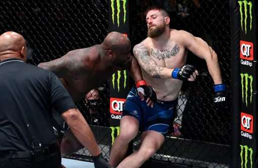 Деррик Льюис нокаутировал Криса Дакаса на UFC Fight Night 199