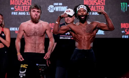 Магомед Магомедов проиграл Рауфьону Стотсу на Bellator 264