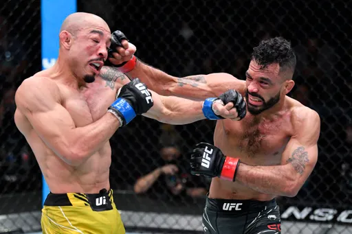 В MMA-сообществе отреагировали на победу Жозе Альдо над Робом Фонтом