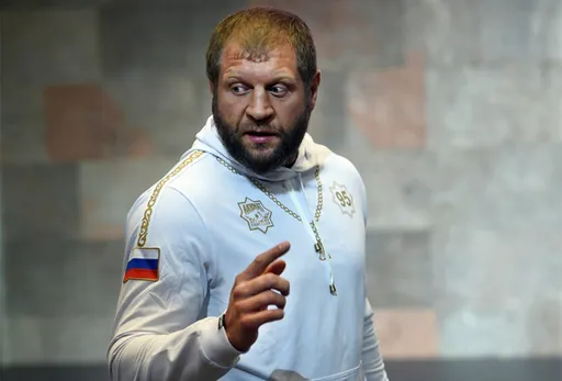 Александр Емельяненко: Макгрегор делал очень много бесполезных движений ногами