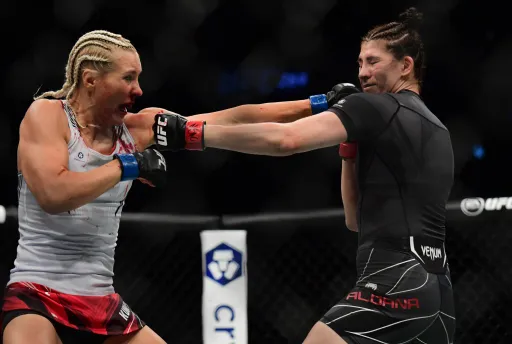 Куницкая прокомментировала поражение на UFC 264, показав разбитое лицо