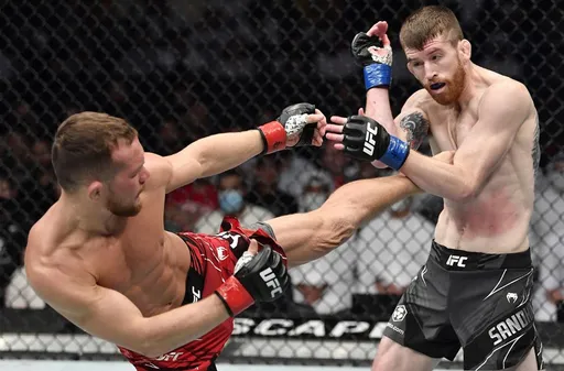 Майкл Чендлер: Петр Ян в тройке лучших ударников UFC