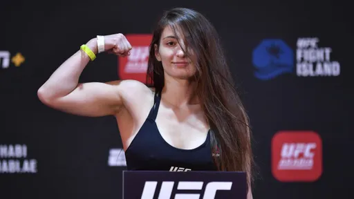 «Планы в UFC? Побеждать всех, кого дадут». Лиана Джоджуа о хейте, предстоящем бое и реванше Стерлинга и Яна