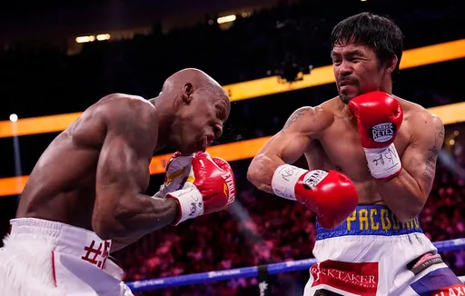 Пакьяо уступил Угасу в поединке за титул WBA Super