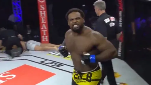 Американский боец MMA брутально нокаутировал соперника на турнире LFA 114