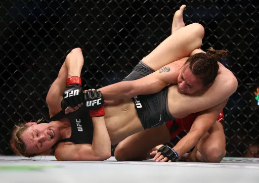Антонина Шевченко проиграла Андреа Ли на турнире UFC 262