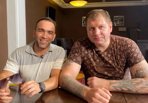 «Зачем писать «тухлые» вещи?» Камил Гаджиев о конфликте с Василевским, Емельяненко и бое Регбист — Сульянов
