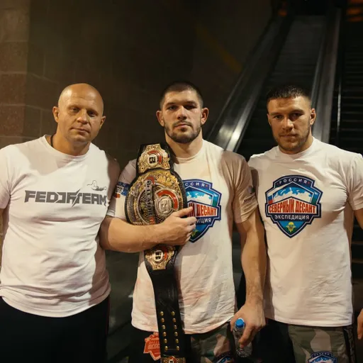 Молдавский везет пояс в Россию. Bellator 261