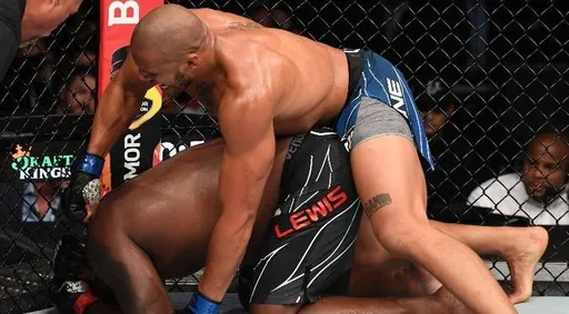 Сирил Ган стал временным чемпионом UFC в тяжелом весе