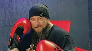 Альберт Кармазян одержал досрочную победу над Максом «Топором»